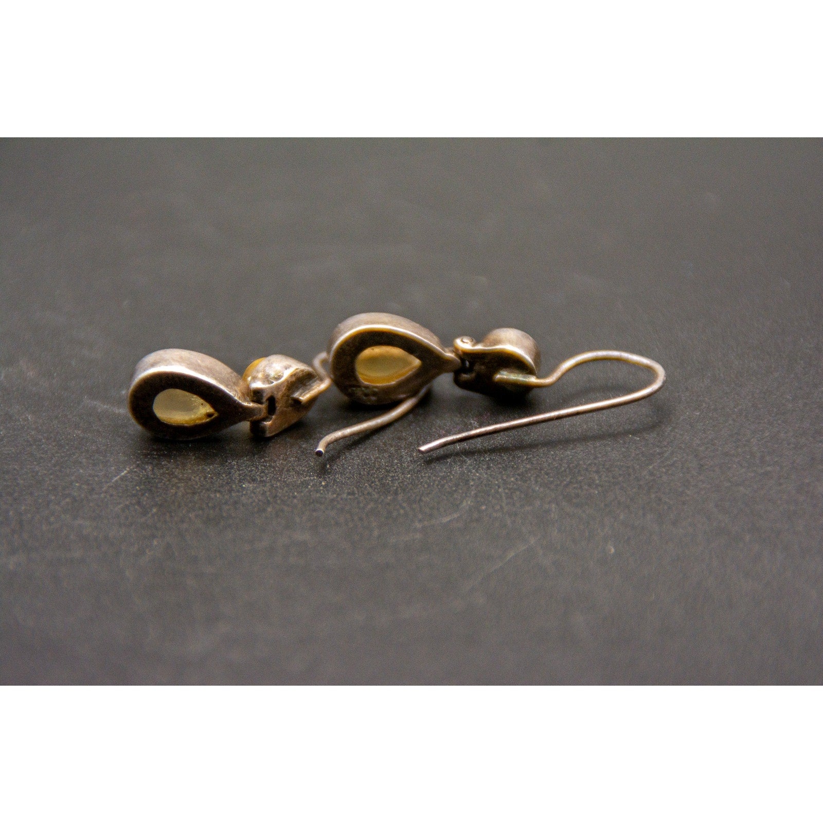 Vtg 925 Sterling Silver Citrine Cabochon Hinge Teardrop Dangle Hook Earrings