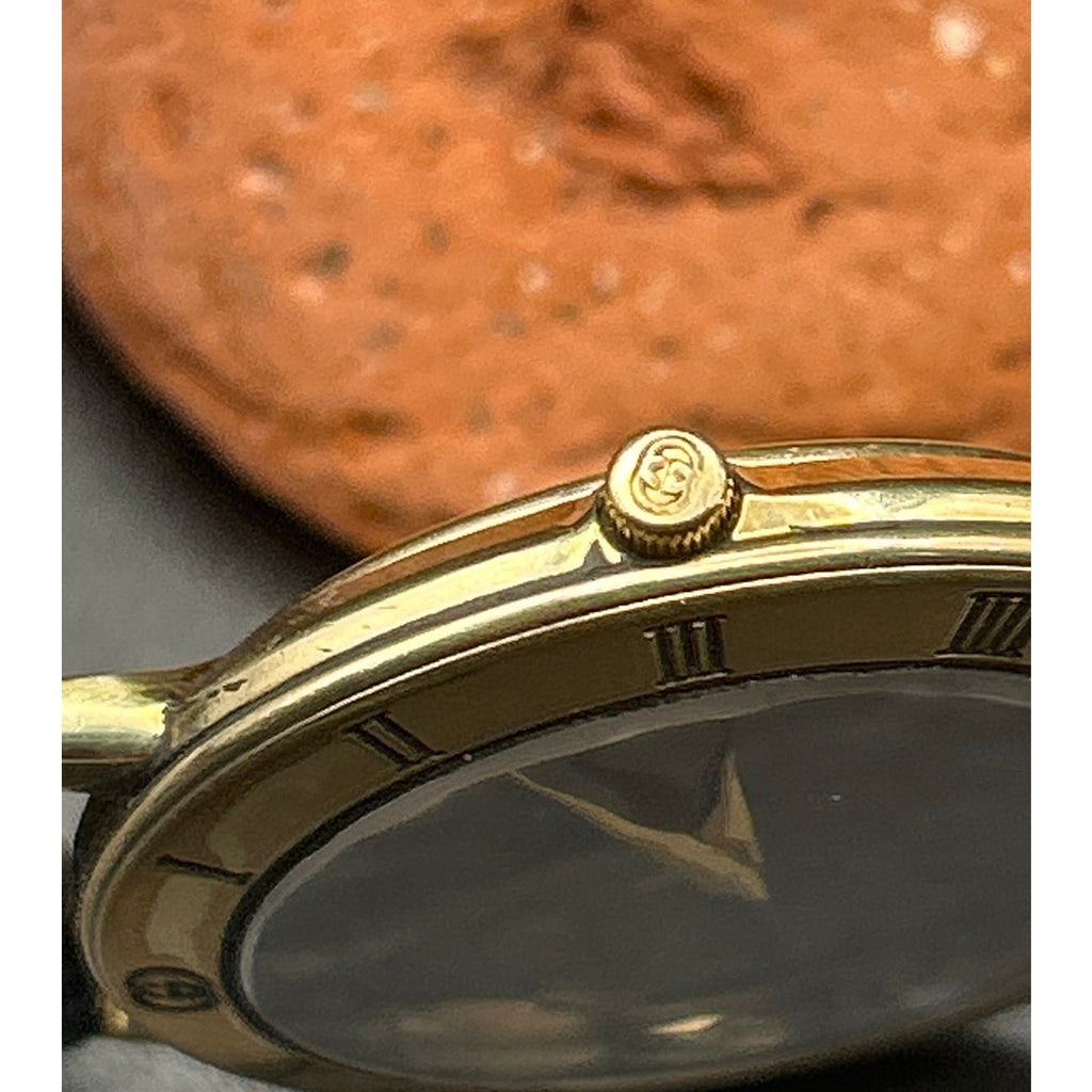 Authentic Vintage Gucci 3000M 33mm Gold Tone Watch Black Lizard Band Running