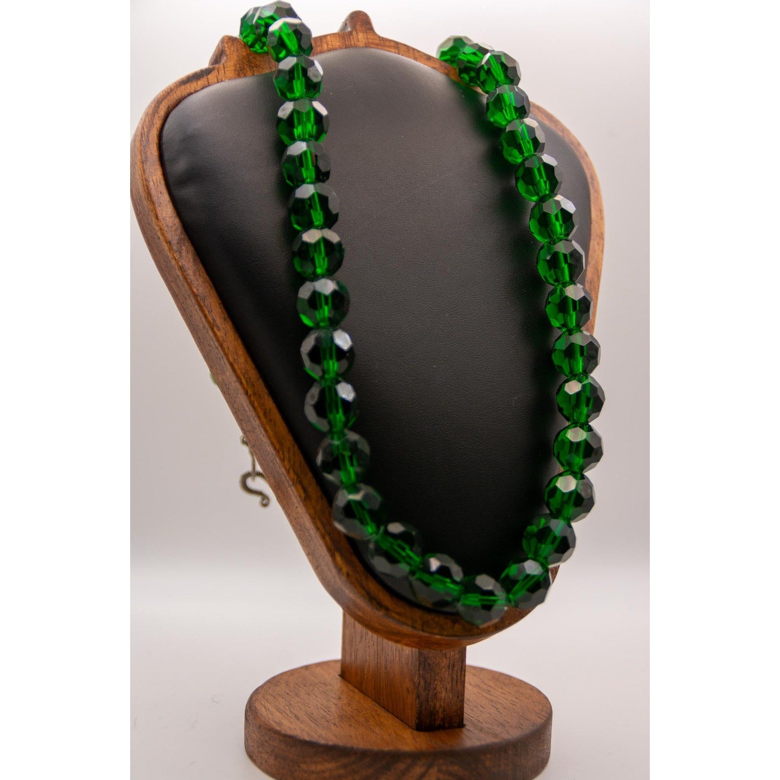 Antique 1920s Emerald Green Crystal Necklace 28" Art Deco Faceted Glass Beads