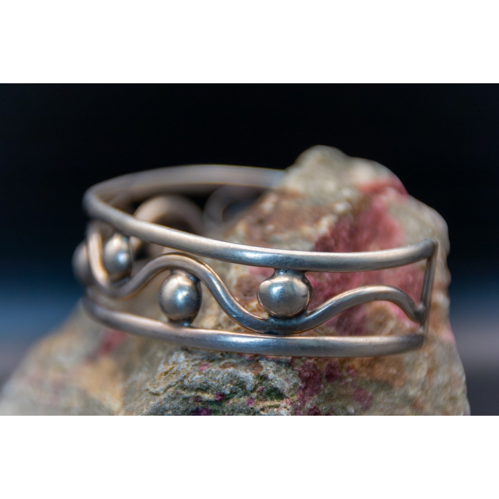 Vintage Wavy Sterling Silver Cuff - Mexican Taxco Style size 6.5