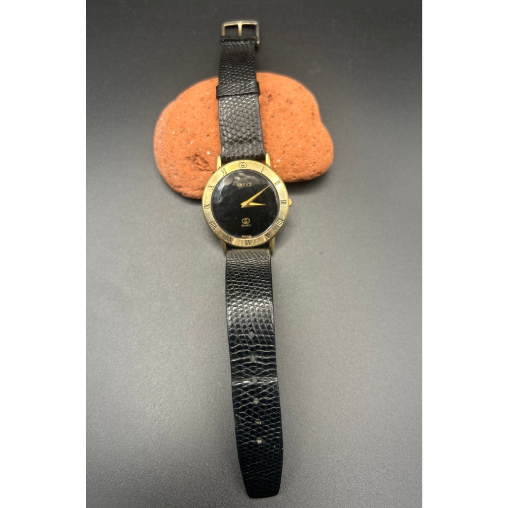 Authentic Vintage Gucci 3000M 33mm Gold Tone Watch Black Lizard Band Running
