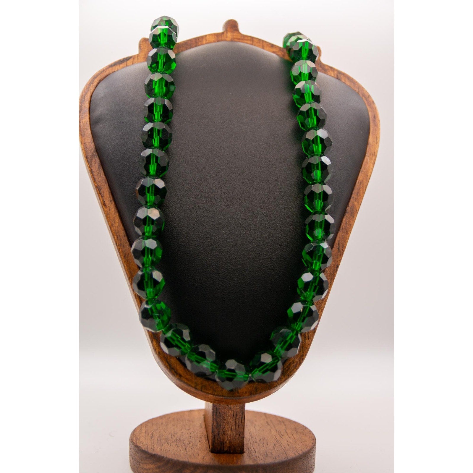 Antique 1920s Emerald Green Crystal Necklace 28" Art Deco Faceted Glass Beads