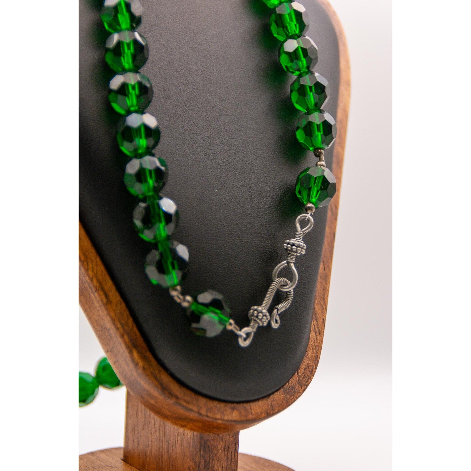Antique 1920s Emerald Green Crystal Necklace 28" Art Deco Faceted Glass Beads