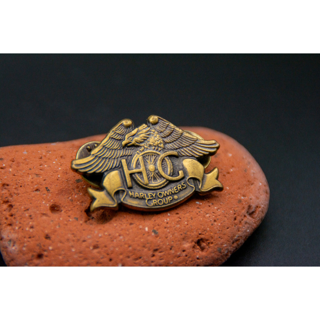 VINTAGE 1993 HARLEY OWNERS GROUP HOG EAGLE BRASS LAPEL PIN