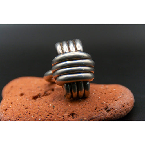 Modernist Knot Ring in 925 - Size 7 - 16g