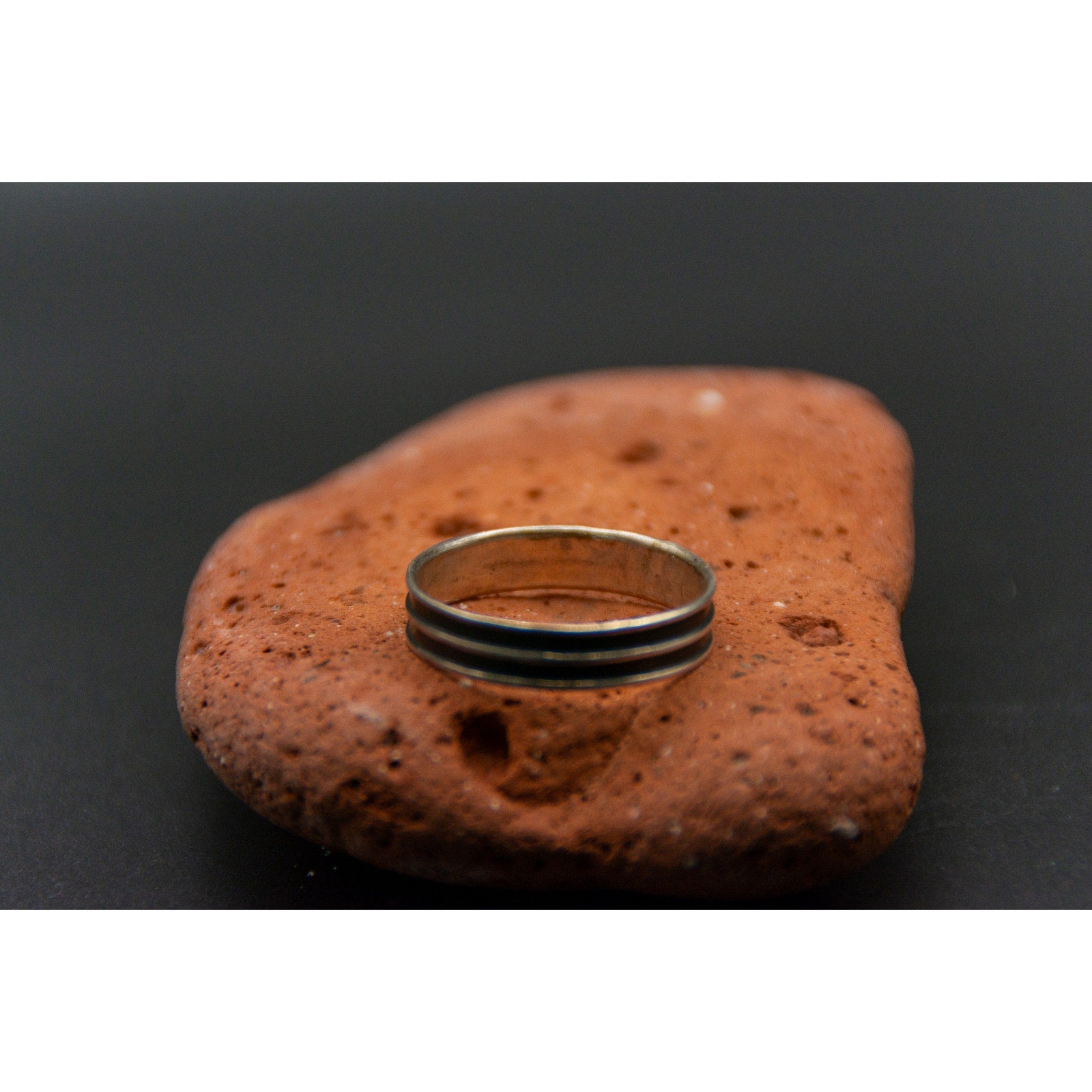 Vintage Minimalist Silver Band - size 9
