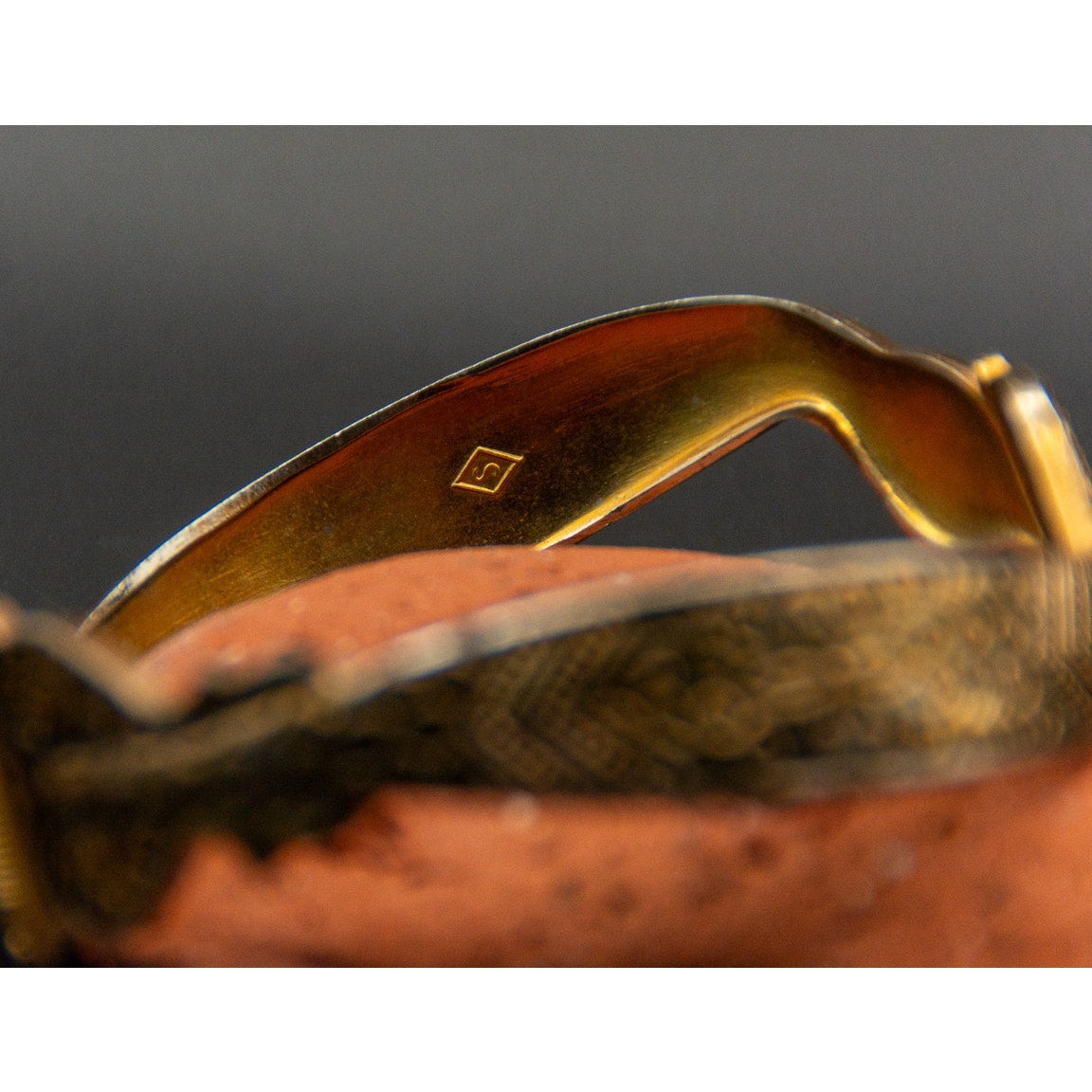 Vintage 80s Brass Tone Damascene Bohemian Snake Cuff - Peakham Seamless - 7"