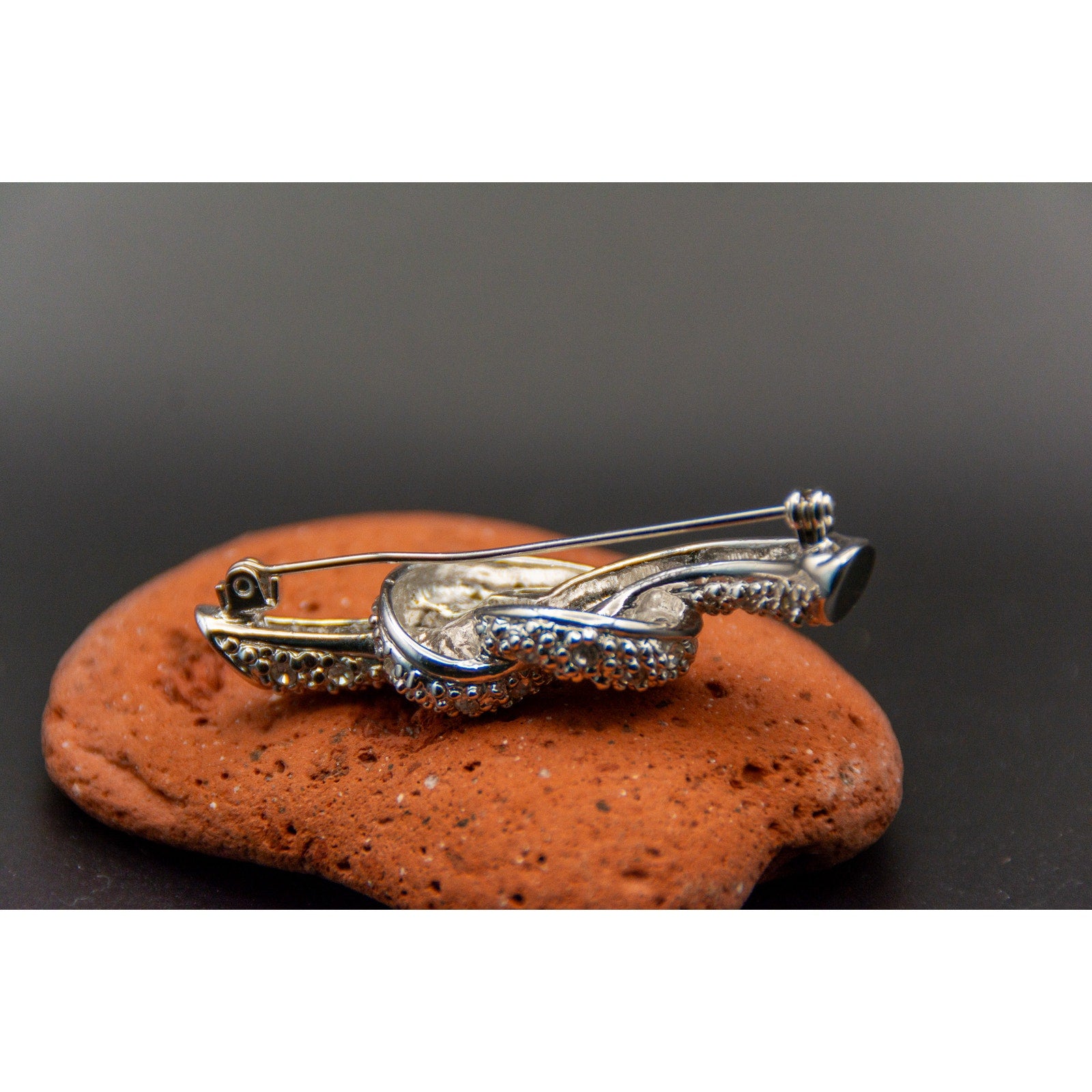 Vintage 80s Silver Tone Pave Rhinestone Oval Knot Brooch Pin