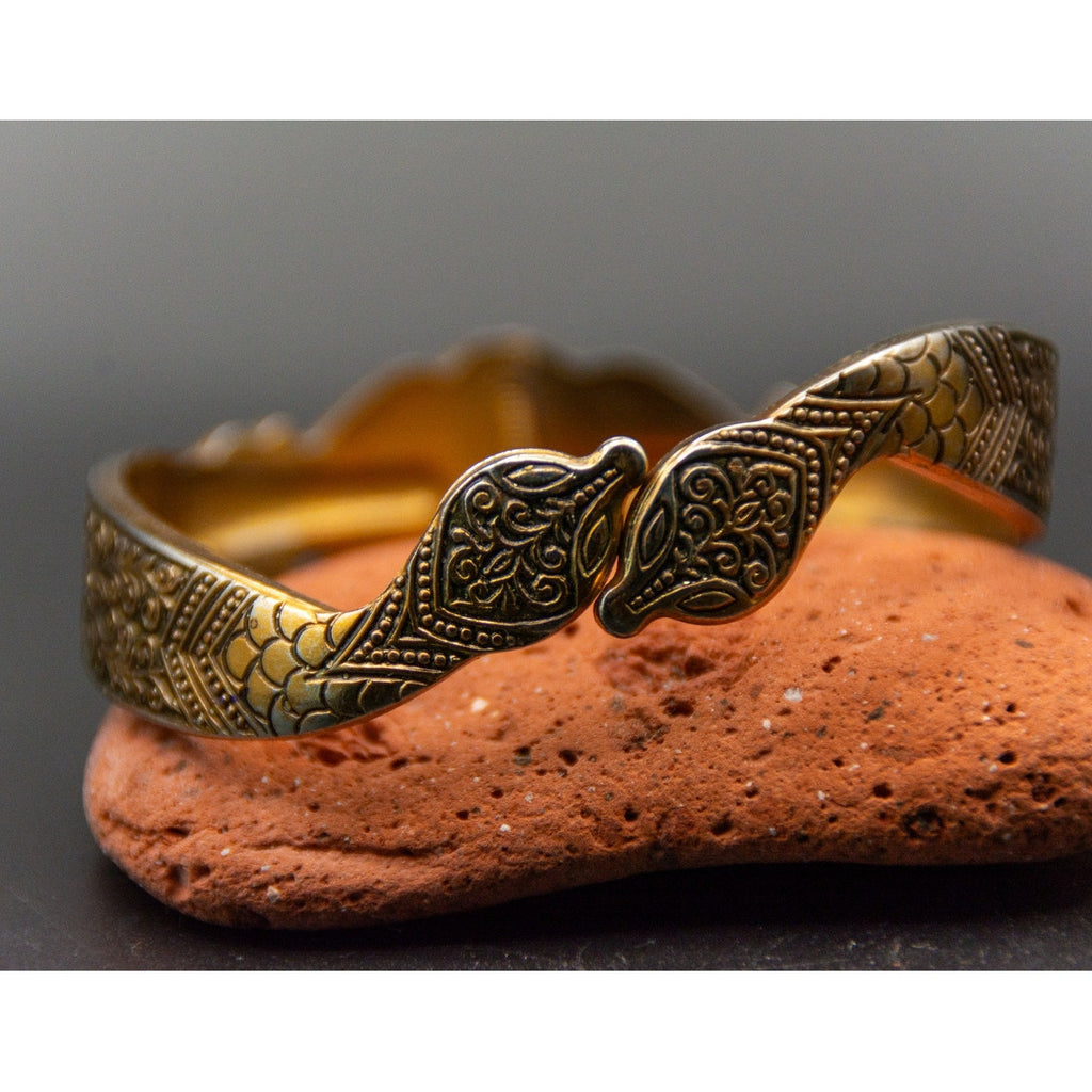 Vintage 80s Brass Tone Damascene Bohemian Snake Cuff - Peakham Seamless - 7"
