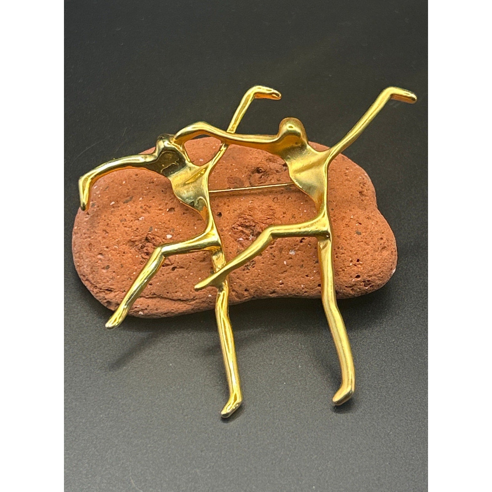 Vintage Modernist Dancing Couple Gold Tone Brooch Matte Polished Pin 3x3"
