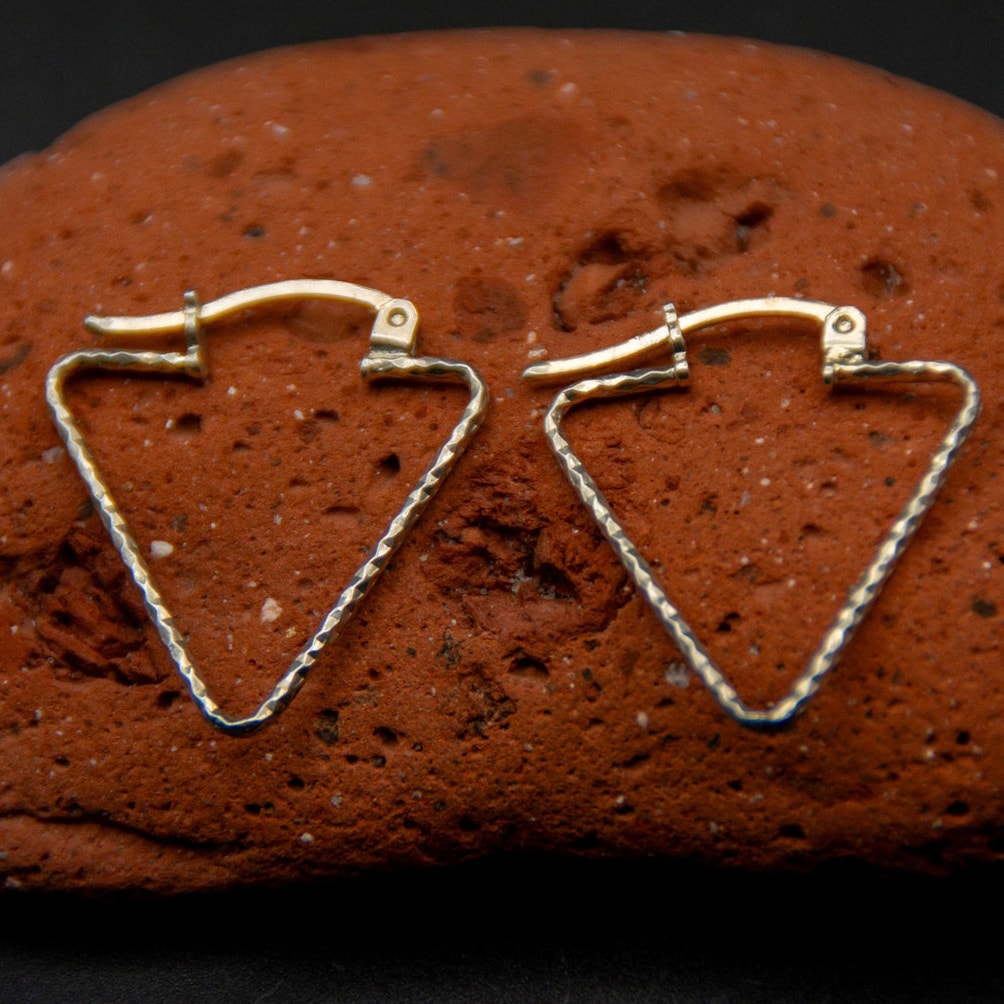 Vtg Mexico 925 Taxco MC Arrowhead Hoop Earrings Textured Wire Geometric