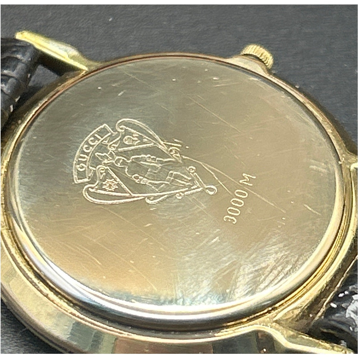 Authentic Vintage Gucci 3000M 33mm Gold Tone Watch Black Lizard Band Running