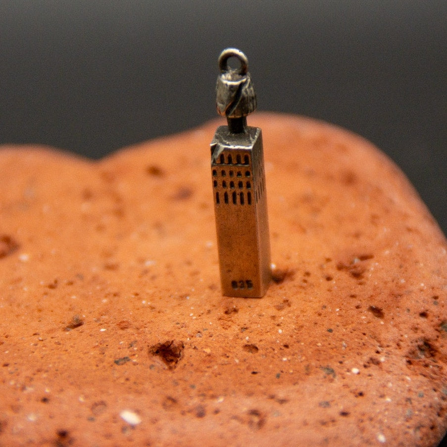 Vtg Germany 835 Silver Frankfurt Goethe Tower Building Travel Bracelet Charm